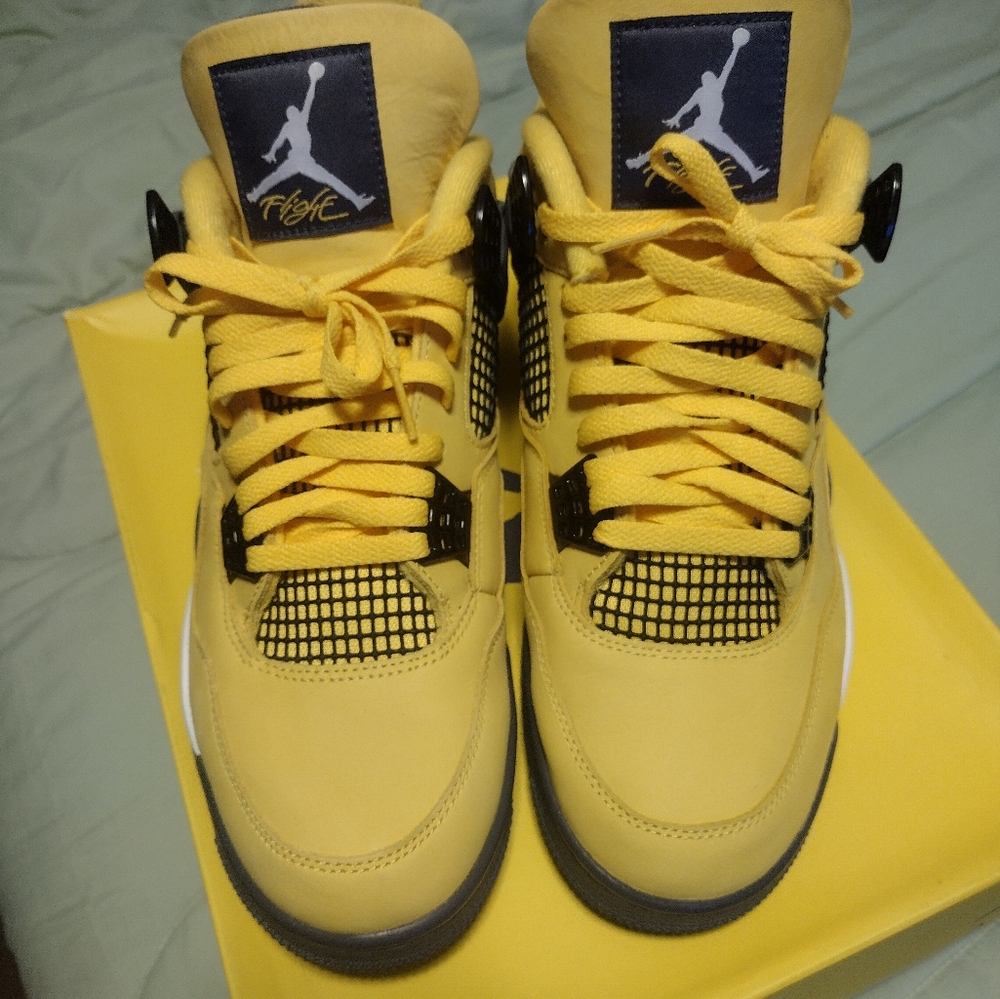 Jordan 4 ⚡ lightning